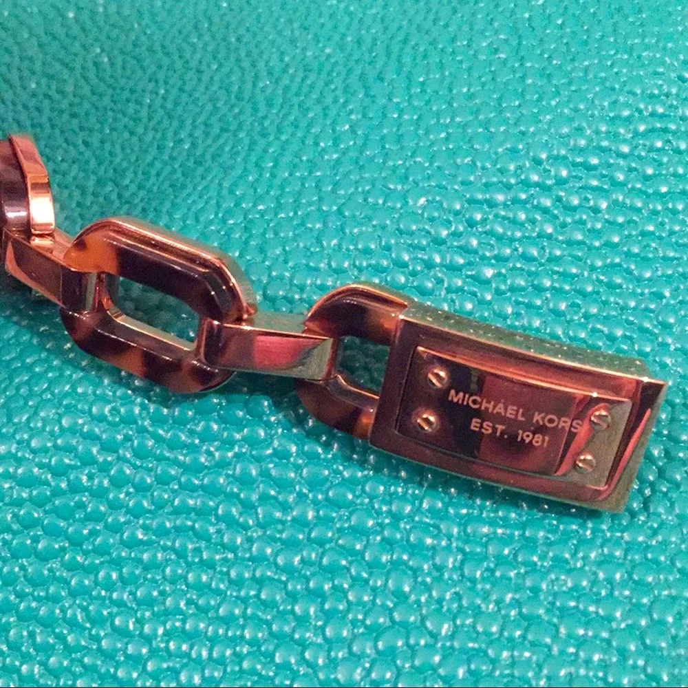 Michael Kors Rose Gold Tortoise Link Bracelet